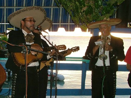 075 Mariachi bandje.JPG