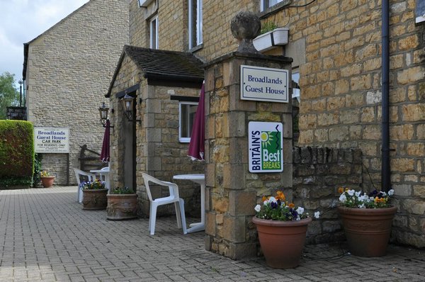 tn_004 Bourton Broadlands Guest House.jpg