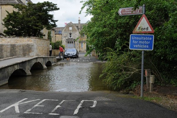 tn_010 Bourton on the Water.jpg