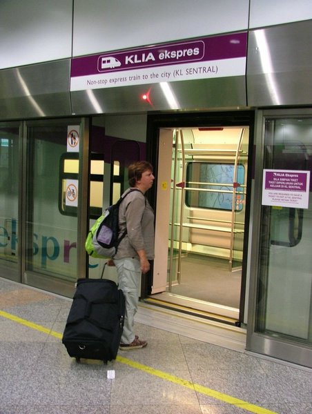 001 KLIA expres naar Kuala Lumpur.JPG