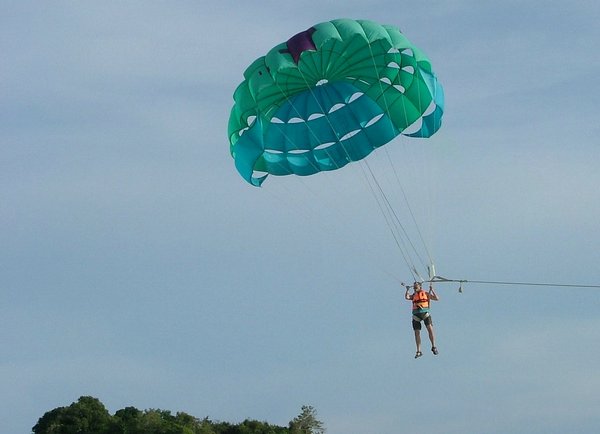 337 Parasailing Pantai Cenang beach.JPG