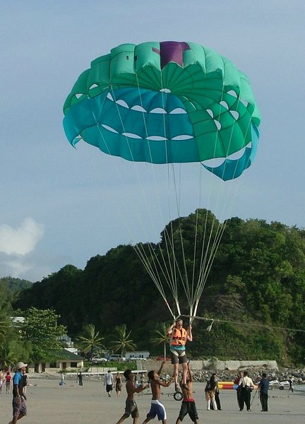 338 Parasailing Pantai Cenang beach.JPG