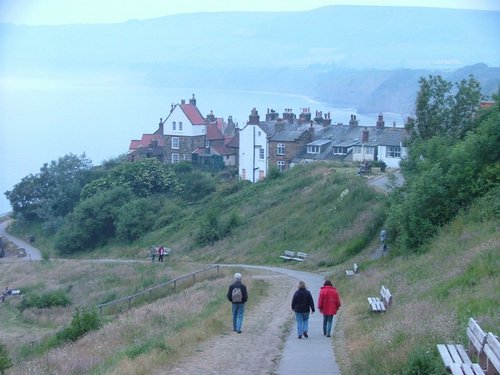 064 Robin Hoods Bay.JPG